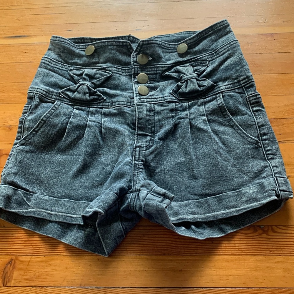 Cute girly shorts with little bows